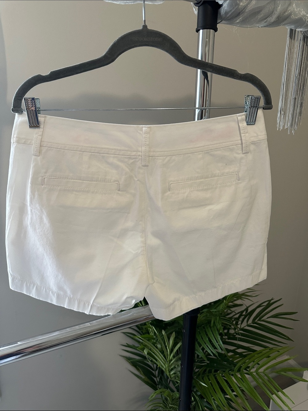 Lilly Pulitzer White Classic Cotton Shorts - Picture 3 of 5